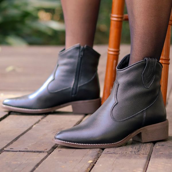 Bota Feminina Western Couro Cano Curto Preta