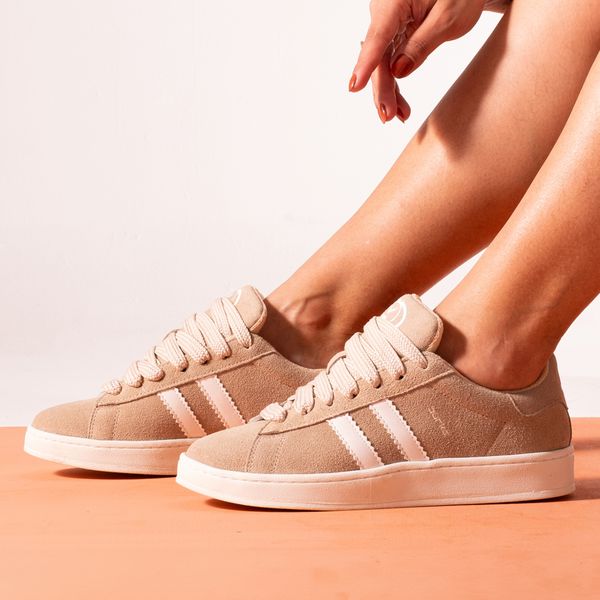Tênis Feminino Casual Bege com Branco Estilo Skatista Retrô em Couro