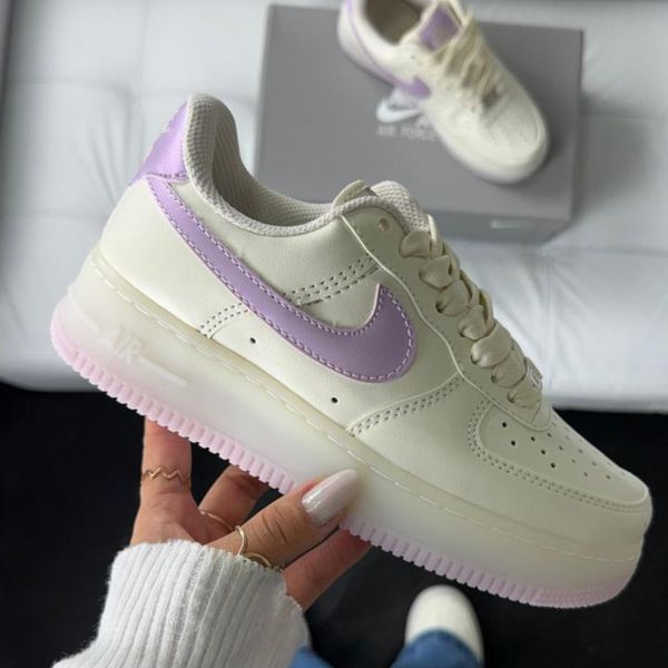 Tenis Air Force Branco e Roxo Caramelizado