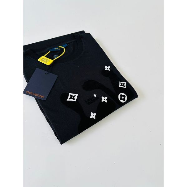 Camiseta Importação LV Estampada - Preto 