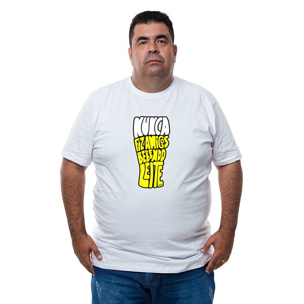Camiseta Plus Size Nunca Fiz Amigo Bebendo Leite