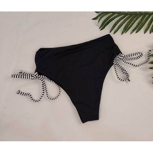 Calcinha Hot Pant Preto - Tiras listrado branco