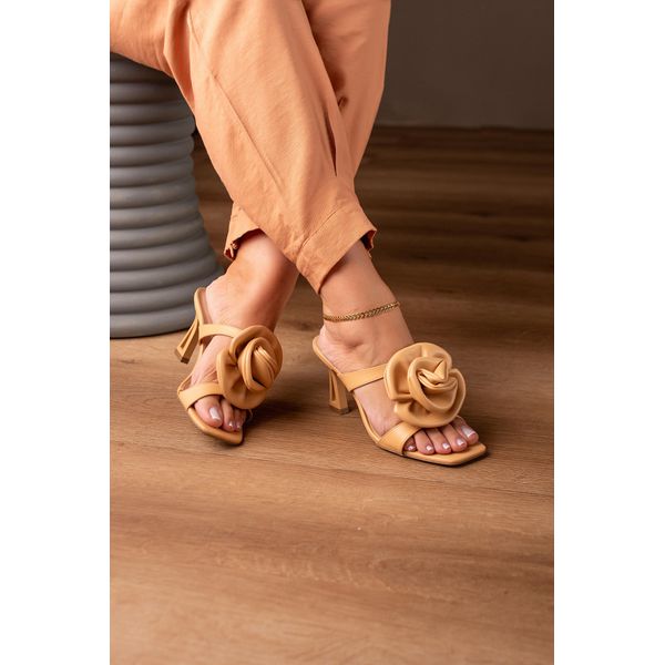Tamanco c/ flor salto 9 cm Inspiração Arezzo