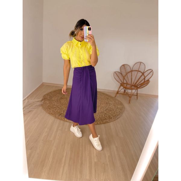 Saia roxa combina com que cor de blusa sales