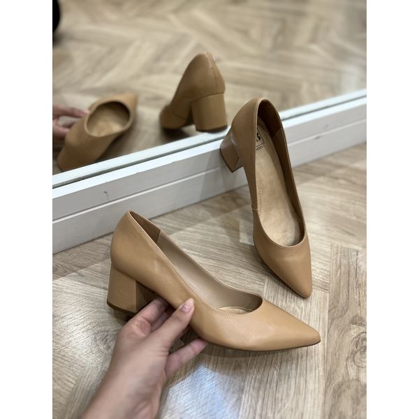 Scarpin bege discount