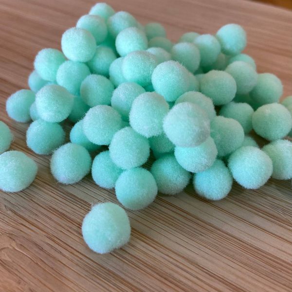 Pompom 1cm Verde BB - Cores Aproximadamente 100un