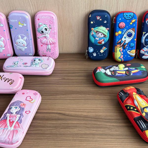 Estojo de Poliéster 22x9x4cm com Estampas 3D