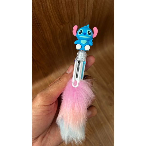 CANETA ESFEROG. PELUCIA STITCH 6 CORES UN