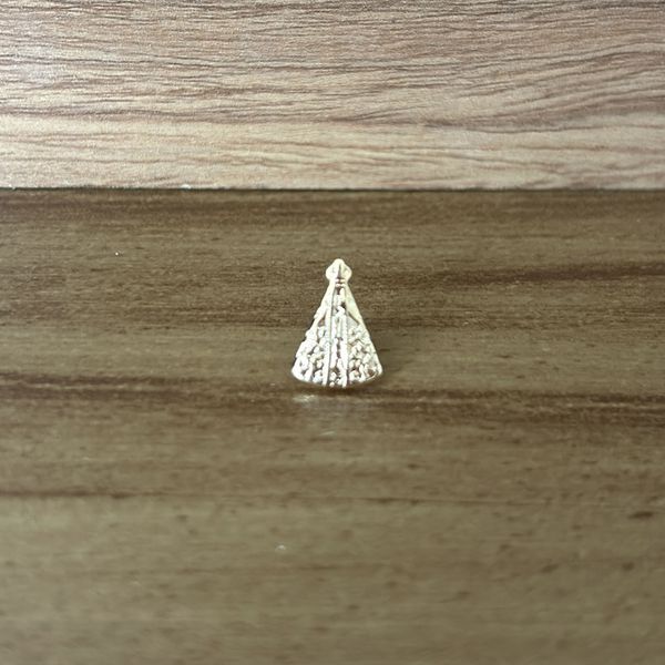 Aplique de Metal Broche para Chapéu Modelo Mini Nossa Senhora Dourado