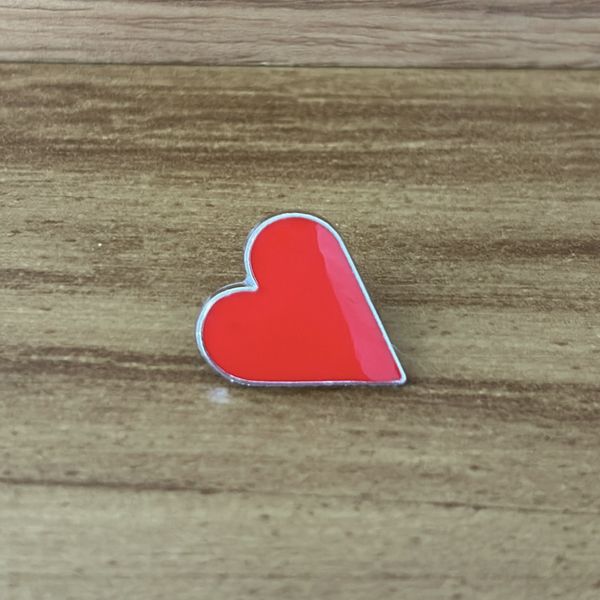 Aplique de Metal Broche para Chapéu Modelo Copas Baralho