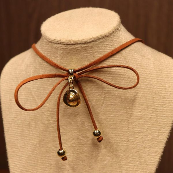 Choker Feminina Chapéu Cor Caramelo