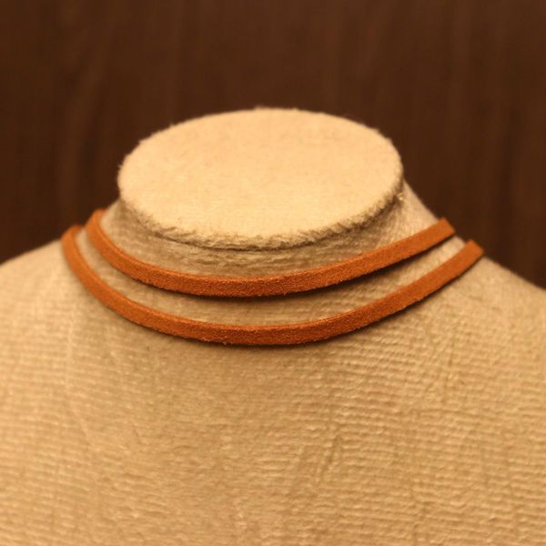 Choker Feminina de Camurça Caramelo