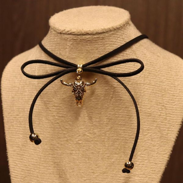 Choker Feminina Camurça Preta 