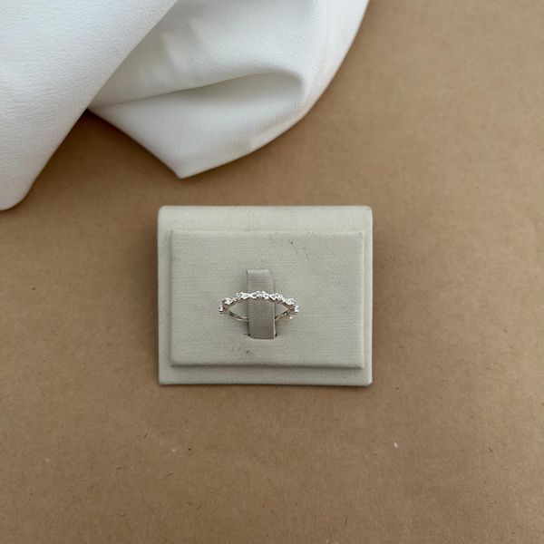 ANEL PONTOS DE LUZ DETALHES VAZADO