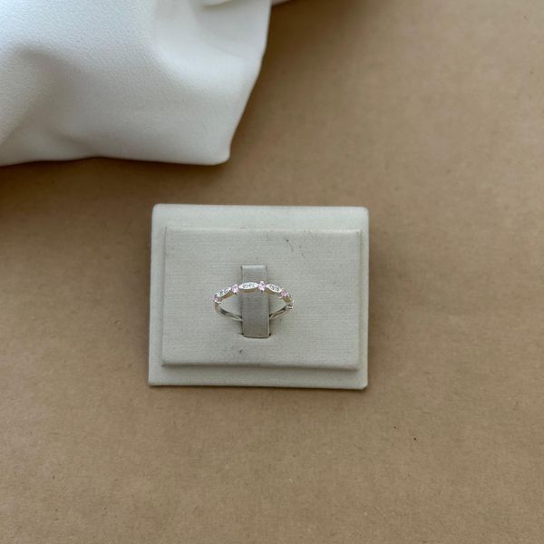 ANEL FILEIRA FOLHAS COM ZIRCÔNIA ROSA