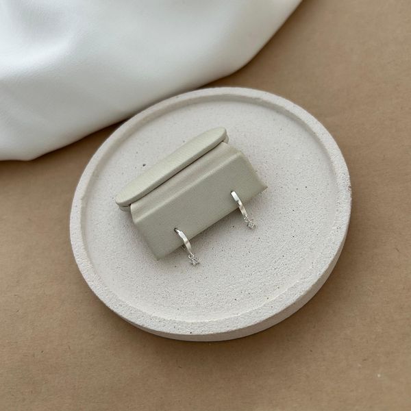 ARGOLINHA DE CLICK VAZADA COM ESTRELINHA PENDURADA