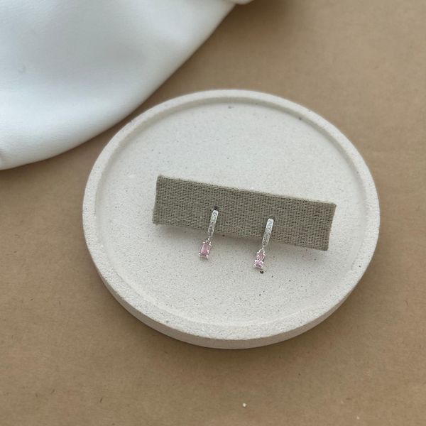 ARGOLINHA RETANGULAR ROSA CLARO PENDURADA BASE ZIRC CLICK