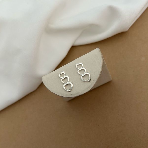 EAR CUFF 3 CORAÇÕES PEQUENO MÉDIO E GRANDE VAZADOS DE GANCHO