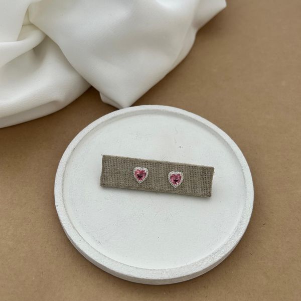 BRINCO ZIRCÔNIA CORAÇÃO LIGTH ROSE GALERIA CRAVEJADA GARRAS DE TARRAXA