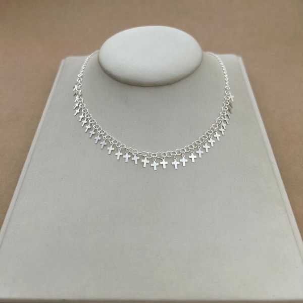 CHOKER DIVERSOS ELOS REDONDOS COM CRUZ PENDURADAS