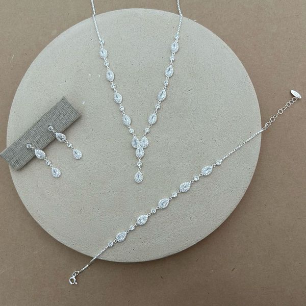 BRINCO COLAR PULSEIRA COM ZIRCÔNIA GOTA CRISTAL LATERAL CRAVEJADA