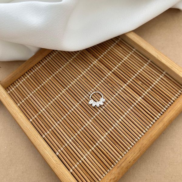 PIERCING ARGOLINHA COM 5 ZIRCÔNIAS NAVETE CRISTAL