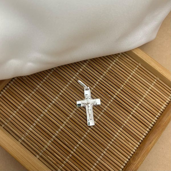 PINGENTE CRUCIFIXO PEQUENO 1 FACE