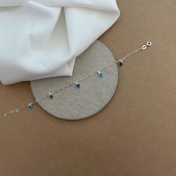 PULSEIRA COM 5 CORAÇÕES DE ZIRCÔNIA COLORS PENDURADOS ELOS ALONGADOS