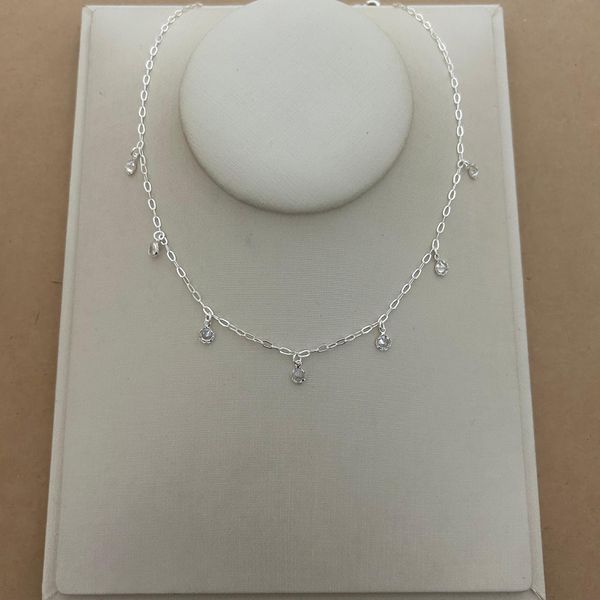 CHOKER COM 7 ZIRCÔNIAS CRISTAL PENDURADAS ELOS ALONGADOS