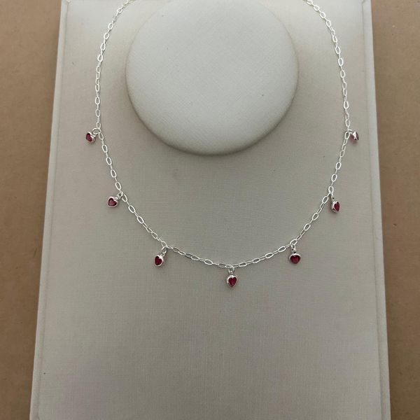 CHOKER 7 CORAÇÕES ZIRCÔNIA ROSA PENDURADOS ELOS ALONGADOS EXTENSOR