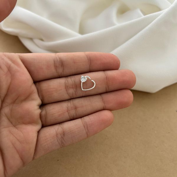 PIERCING ARGOLA CORAÇÃO LISA COM 1 CORAÇÃO DE ZIRCÔNIA