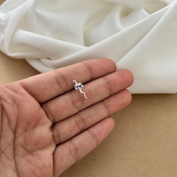 PIERCING PARA TRAGUS COM COBRINHA ENROLADA CRAVEJADA DE ZIRCÔNIA COLORS 
