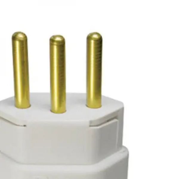 PINO PLUG MACHO ROBUSTO COM TERRA 10A