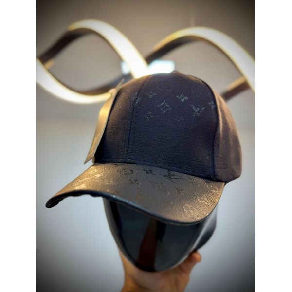 Boné Lv - Preto