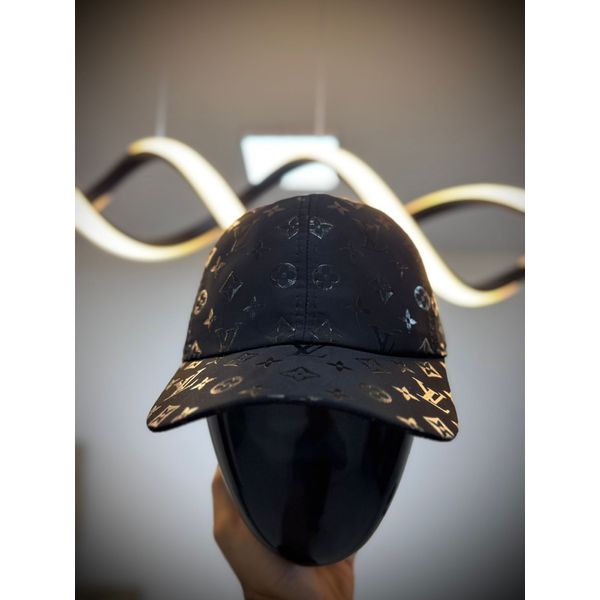 Boné Lv - Preto