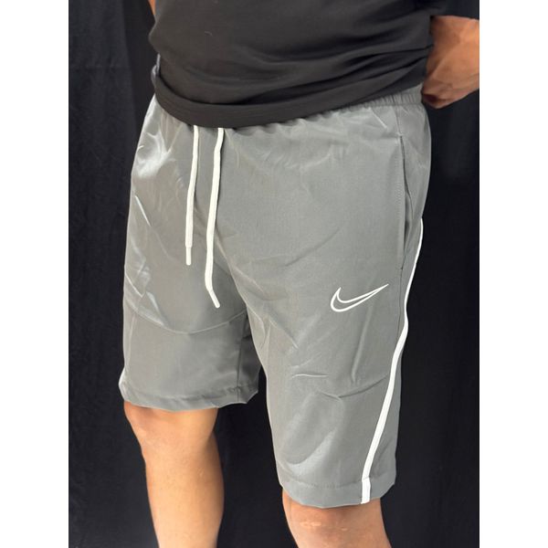 Short Premium Nike - Cinza
