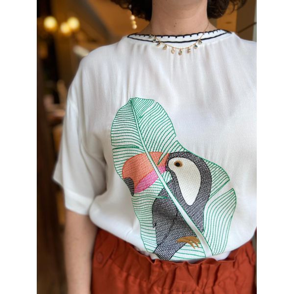Blusa de Malha Viscose Bordado