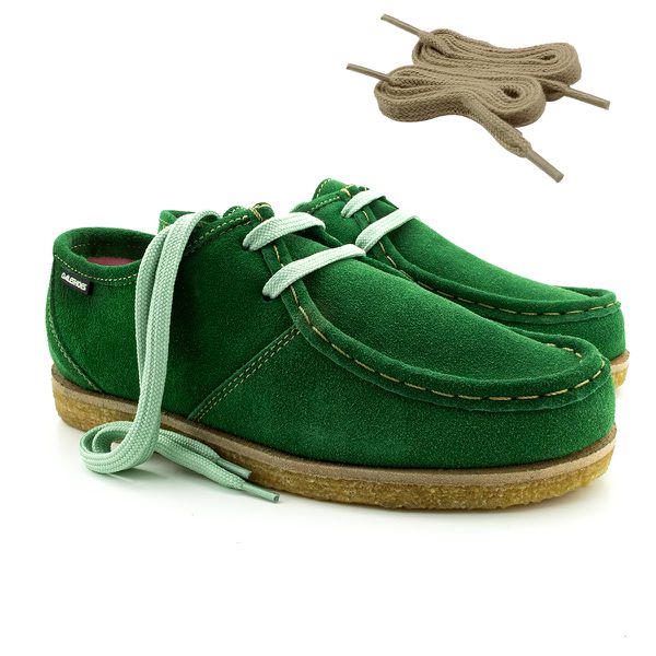 Sapato London Feminino em couro verde limão, solado crepe em látex e palmilha anatômica.