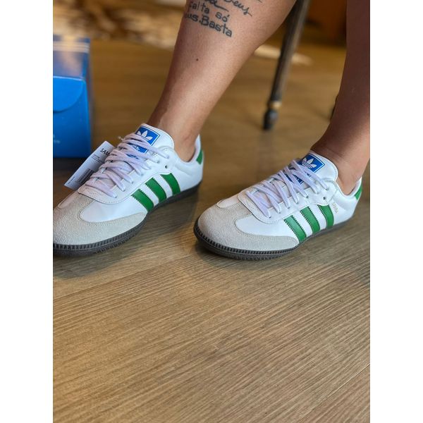 Adidas Samba Em Couro Com Detalhe Verde