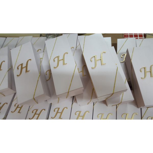 Caixa com pintura acetinada personalizada