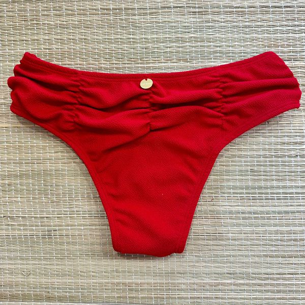 Hot Pants Drapeada Vermelho Texturizado
