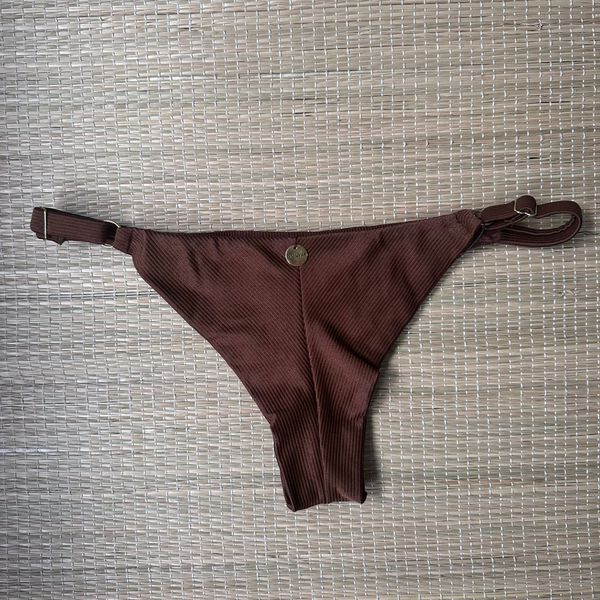 Tanga Fio em Dobra Com Regulagem Cappucino