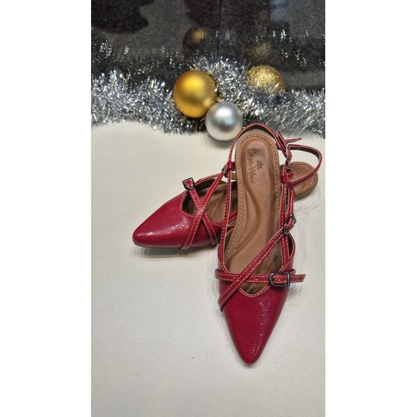 Sapatilha Vermelha fivela dupla aberta