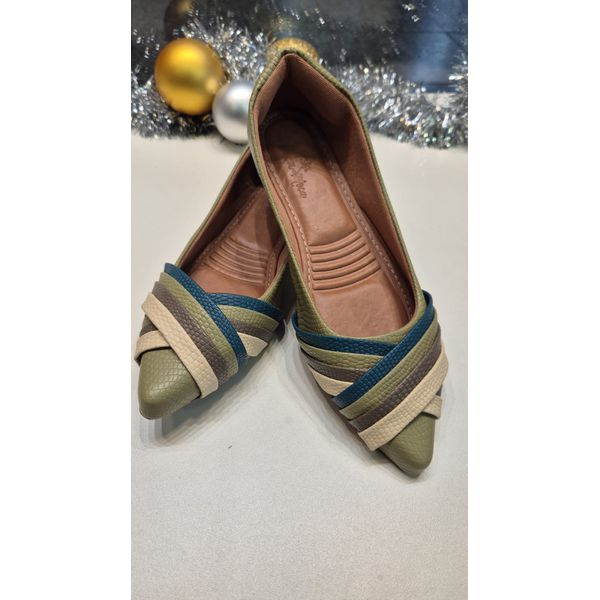 Sapatilha Verde Entrelaçada