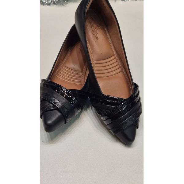 Sapatilha Preta Entrelaço