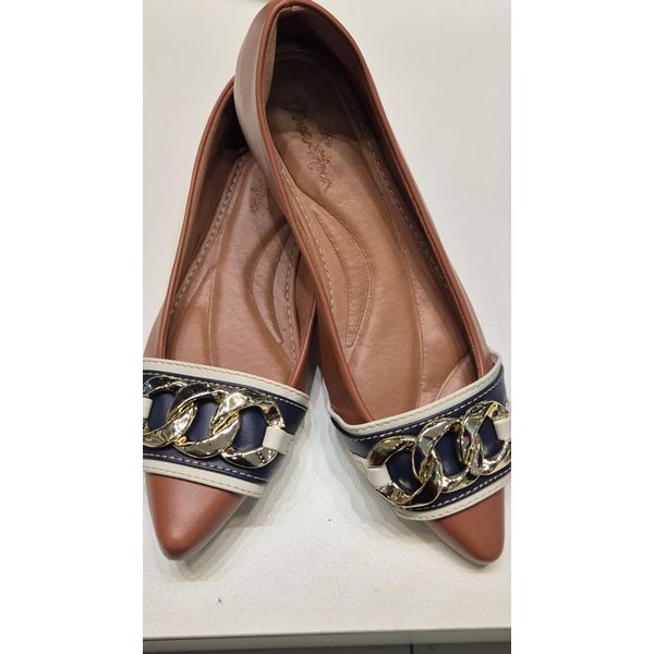 Sapatilha Marrom com Corrente