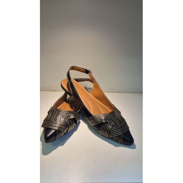 Rasteira Slingback Preta Entrelaçada