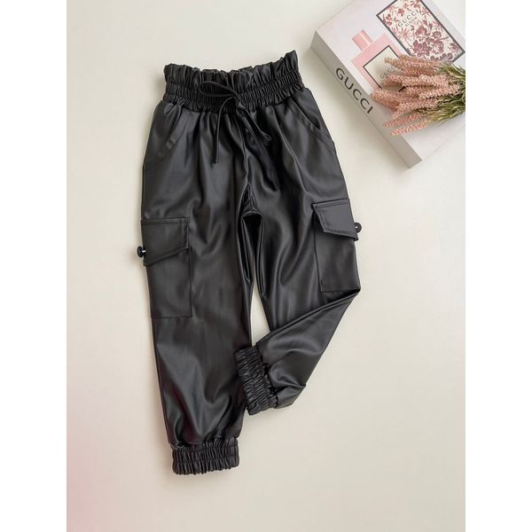 Calça Jogger Cargo Couro Preta