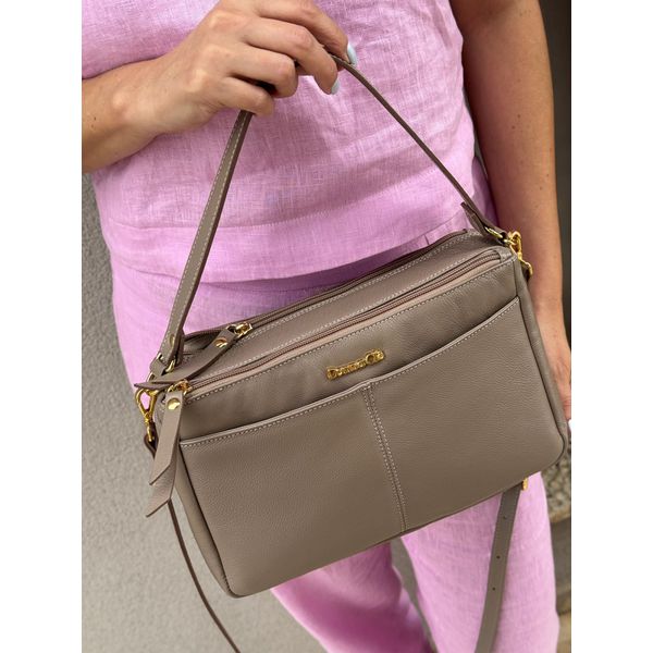 Bolsa Vera Fendi Couro legítimo 