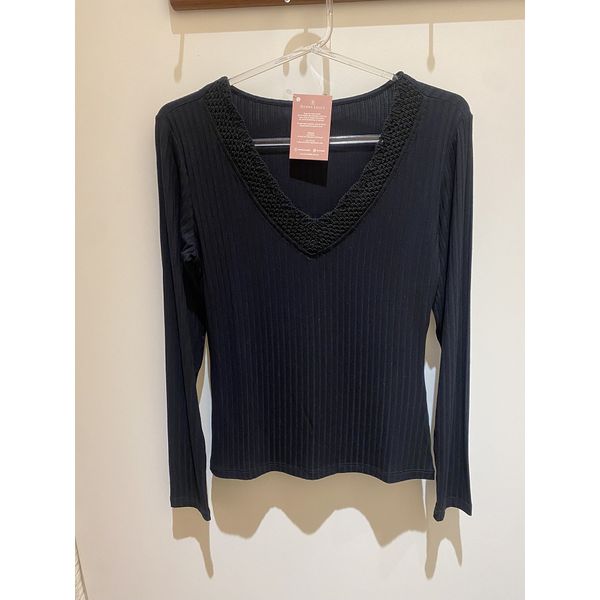 Blusa Mari Canelada Crochê - Preto